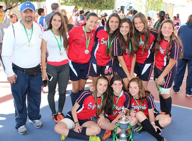 将比分紧咬 将比分紧咬